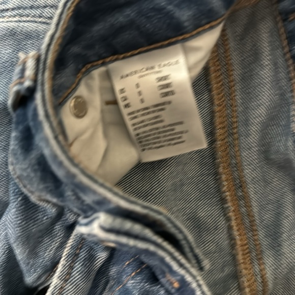 American Eagle size 0 distressed jeans excellent condition! - Picture 3 of 5